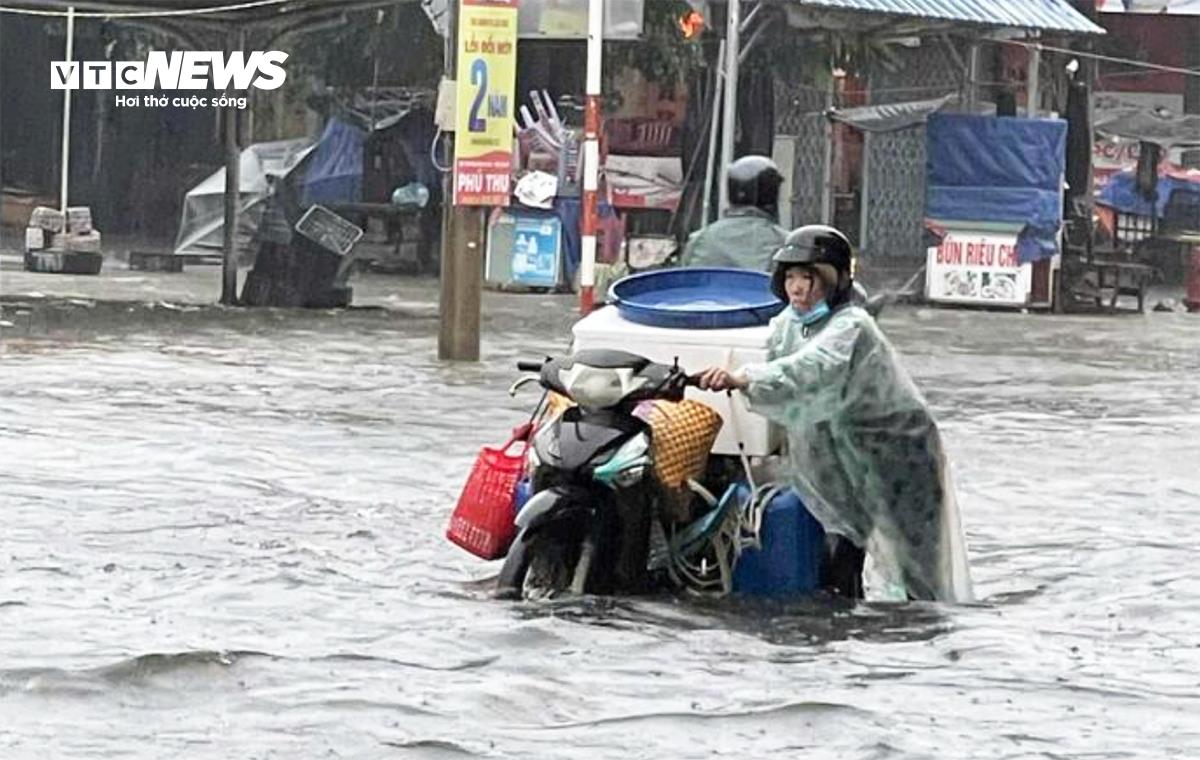 Dự Báo Thời Tiết Hôm Nay 28/10: Miền Trung Mưa Xối Xả, Huế Và Đà Nẵng Có Nơi Trên 800mm, Cảnh Báo Lũ Quét Và Sạt Lở Dự báo thời tiết hôm nay