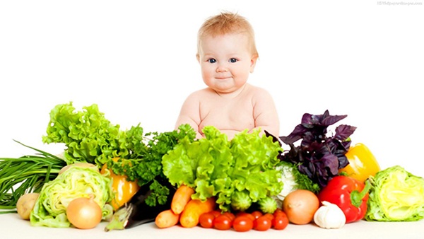 Mẹ nên có chế độ ăn uống khoa học để giúp bé ngày càng thông minh