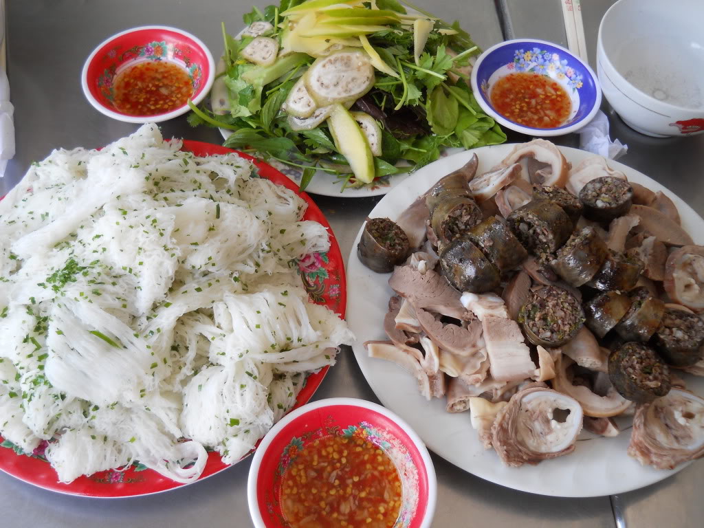 Những địa điểm ăn uống rẻ ở Phan Thiết luôn đông khách