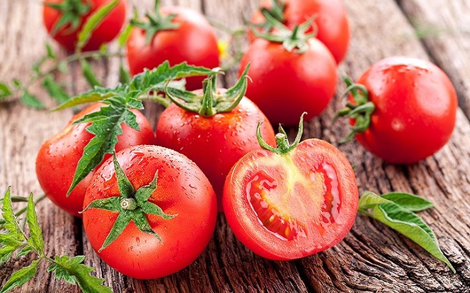 cà chua bổ sung dinh dưỡng cho mắt