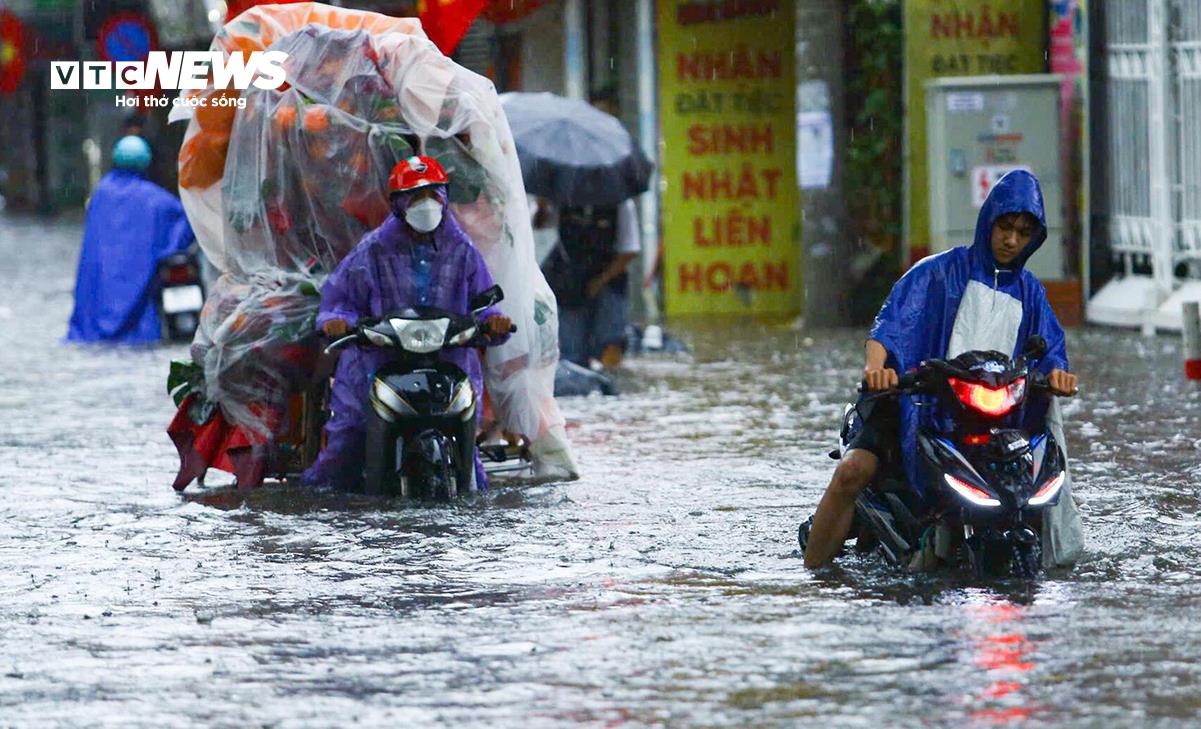 Dự Báo Thời Tiết Hôm Nay 25/9: Mưa lũ dồn dập, Bắc Bộ đối mặt nguy cơ lũ quét và sạt lở