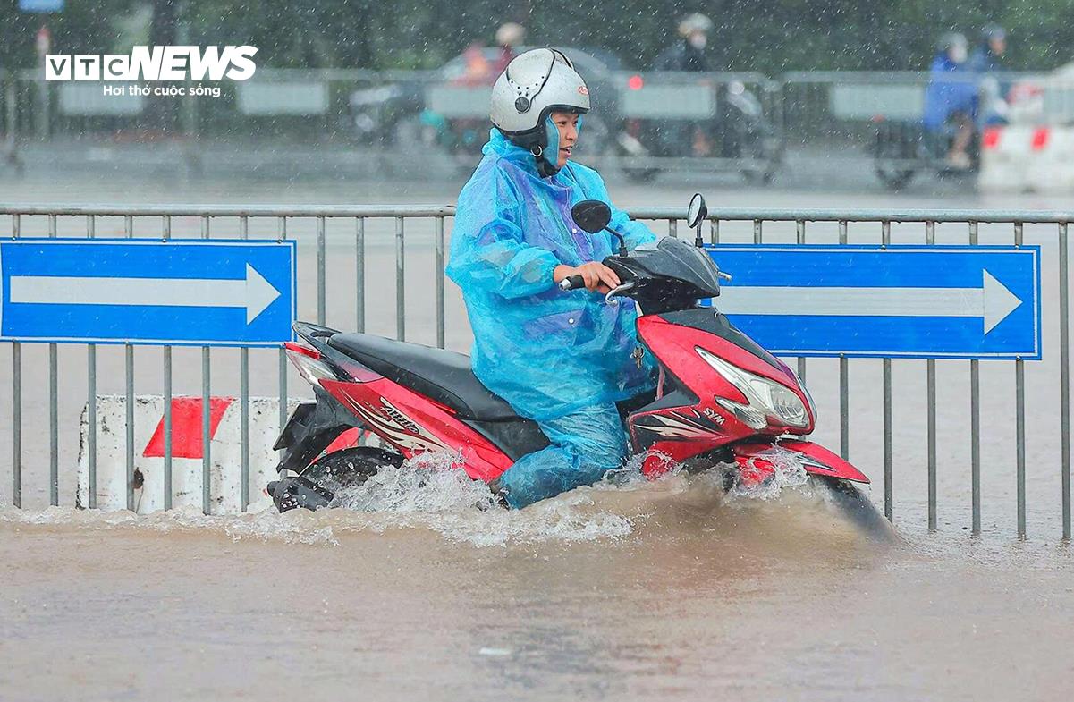 Dự Báo Thời Tiết Hôm Nay 1/10: Bắc Bộ và Thanh Hóa tiếp diễn mưa dông diện rộng