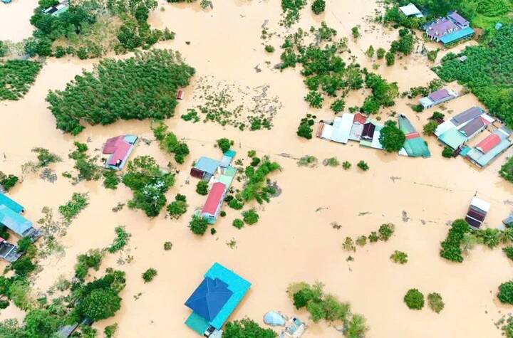 Dự Báo Thời Tiết Hôm Nay: Bão Số 12 Có Thể Vào Biển Đông, Miền Trung Nguy Cơ Hứng Mưa Lũ Lịch Sử